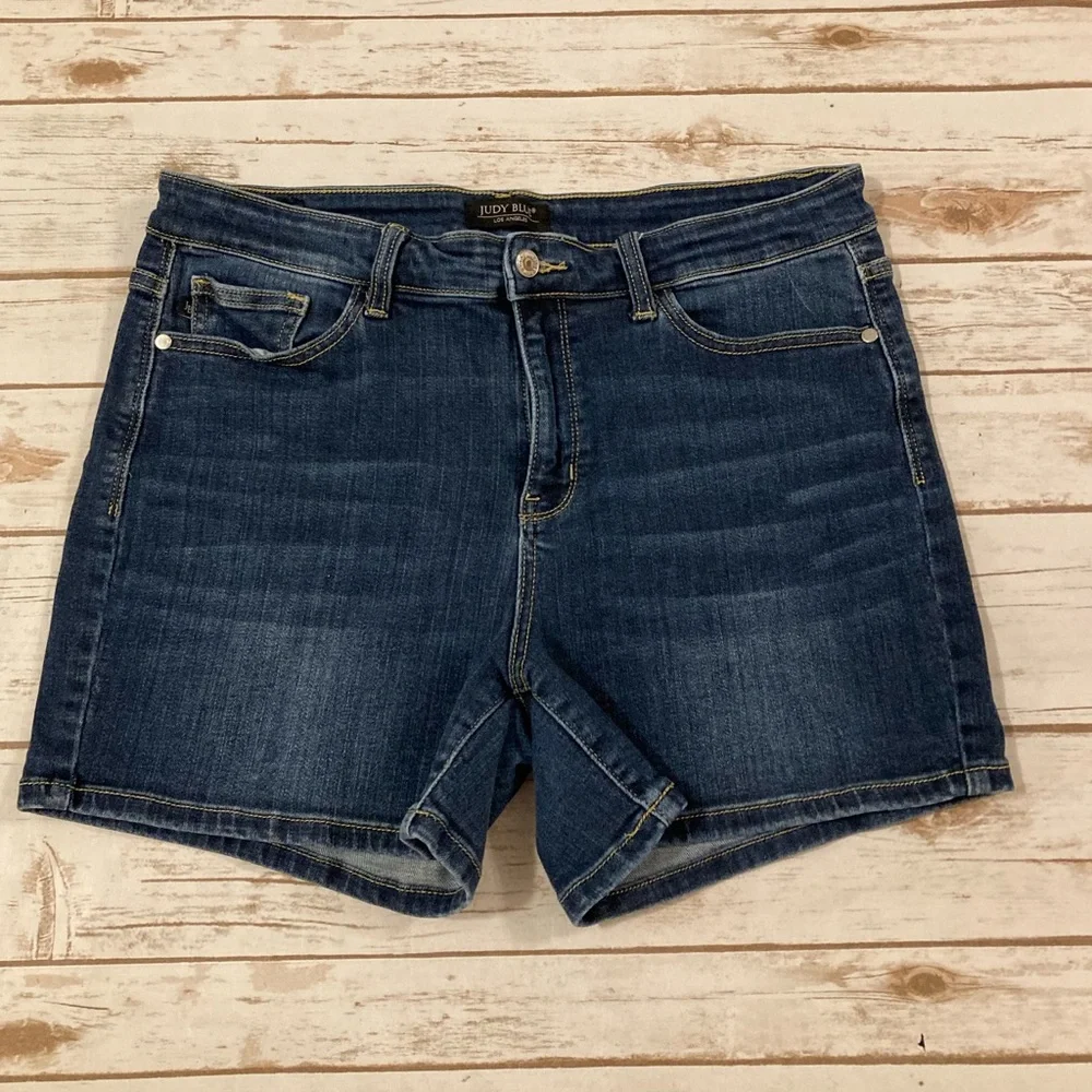 Judy Blue Jean Shorts Womens Small Blue Dark Wash Whiskering Stretch JB15221DK